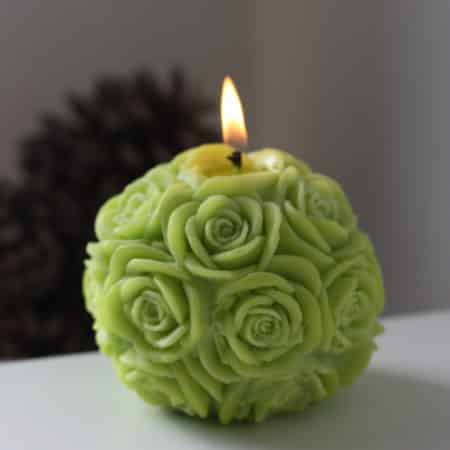 Bougie artisanale en forme de fleur Vert anis