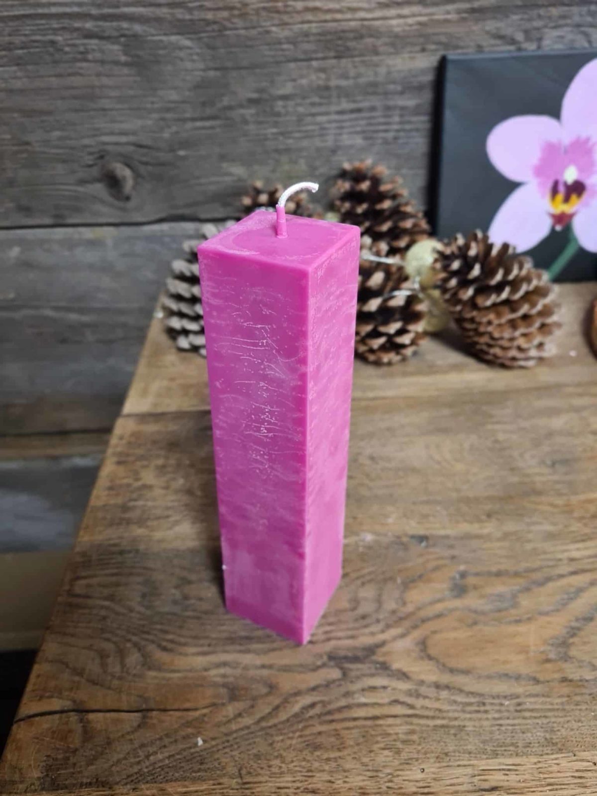 Bougie pilier colorée cubique rose