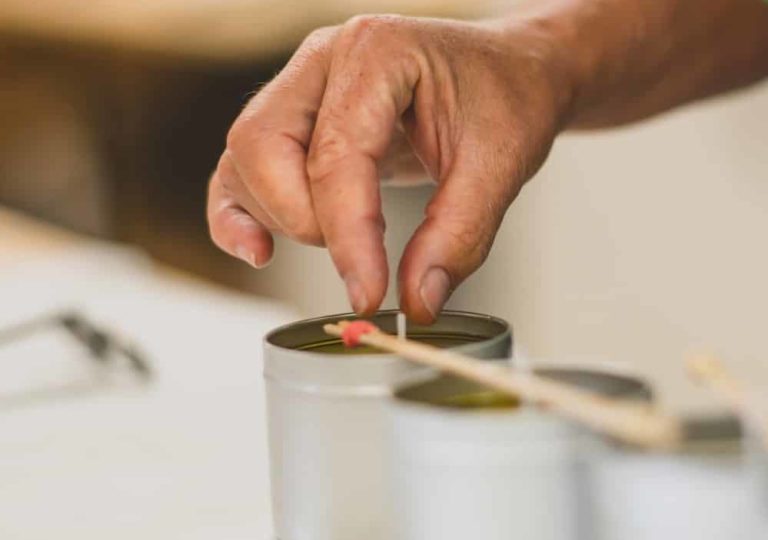 Bijou caché dans bougie artisanale Atelier Bougies