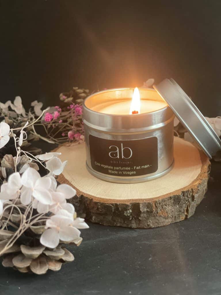 Coffret Cadeau Luxe Bougie Parfumée Et Fleurs - Boîte Dorée Avec Ruban, Prêt à Offrir, Senteur Naturelle Apaisante - 11