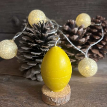 Bougie artisanale moulée forme œuf Jaune Bouton d'Or
