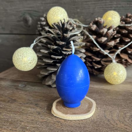 Bougie artisanale moulée forme œuf Bleu Electrique