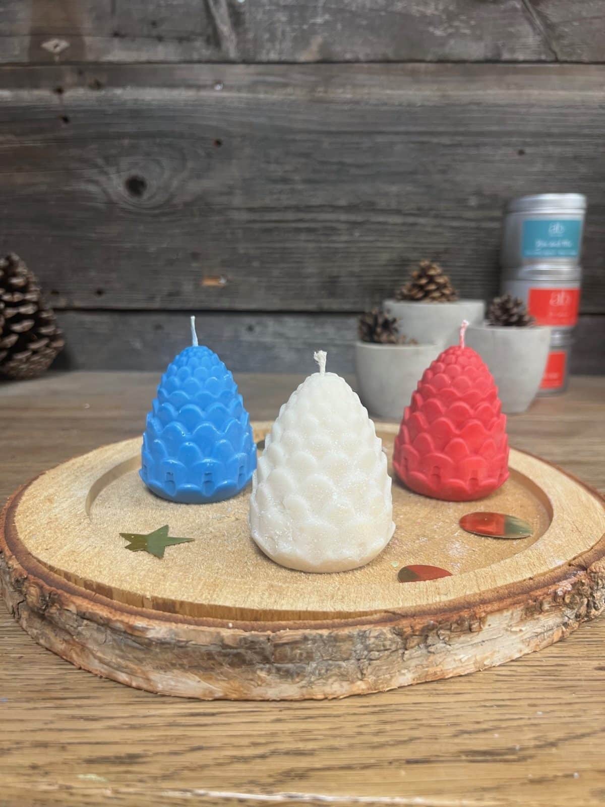 Bougie pomme de pin cire végétale colorée - Bleu/Blanc/Rouge