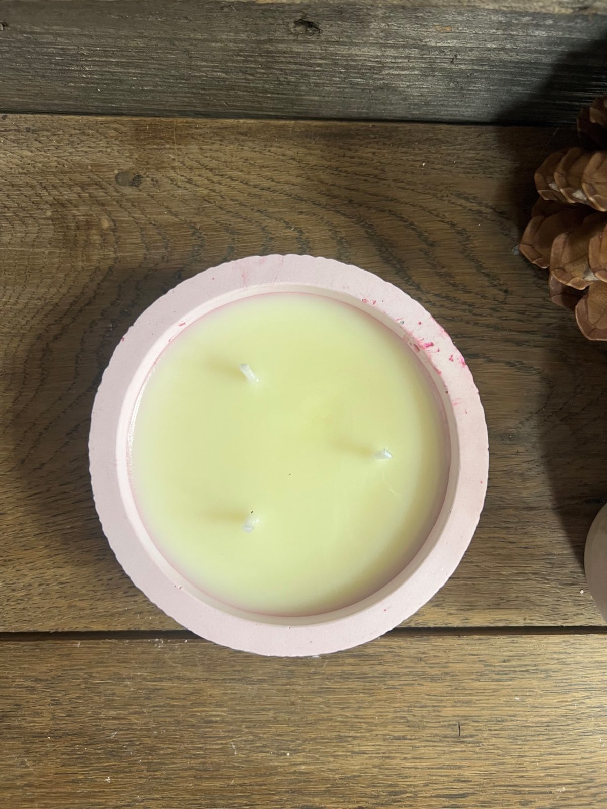 Bougie artisanale cire végétale parfumée - Contenant fait main Rose – Image 3